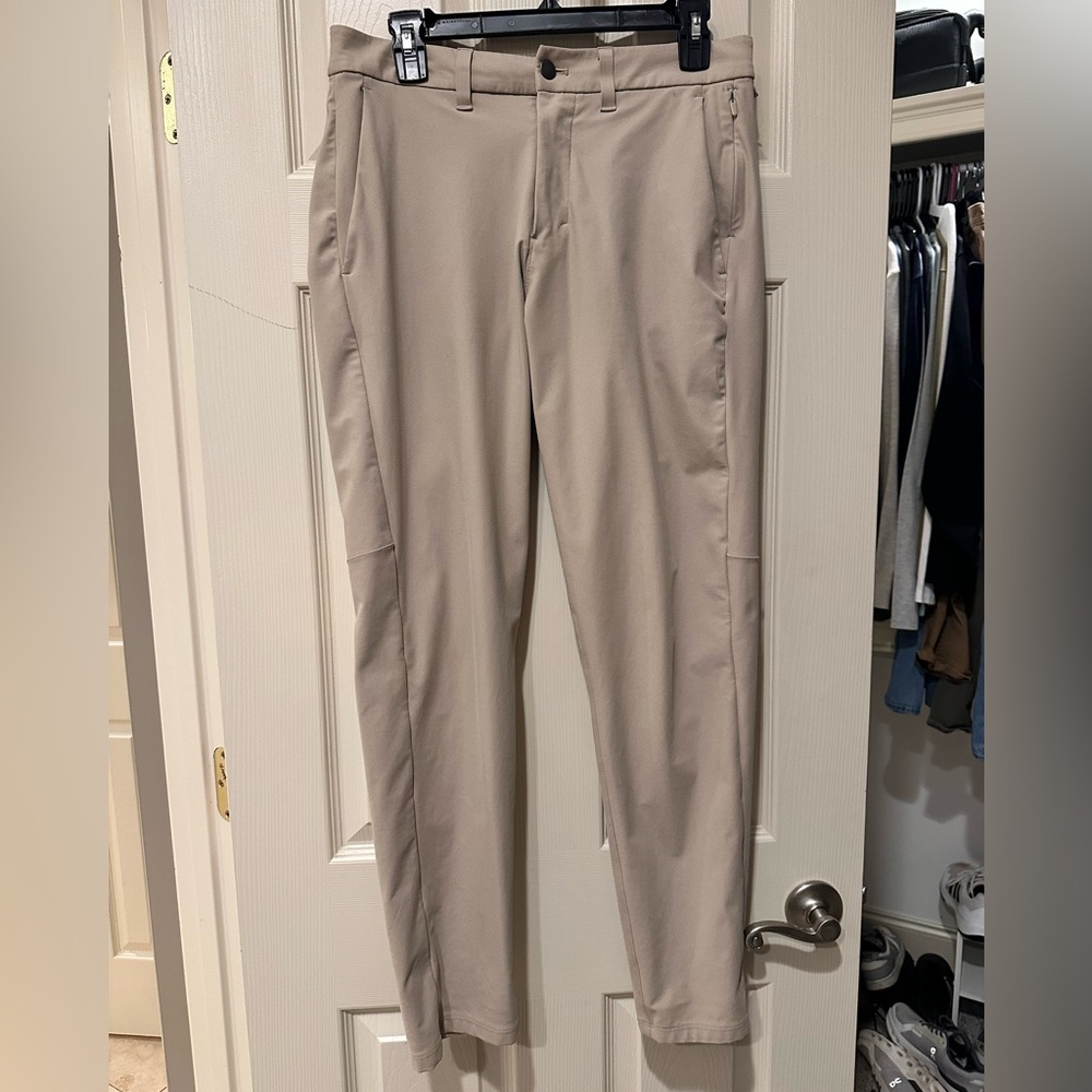 lululemon athletica Men's Gray Cargo Pants